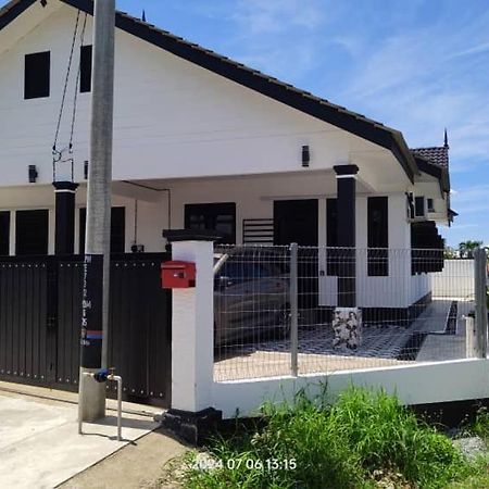Hadeera Minimalis Family Homestay Kuala Terengganu Exteriör bild